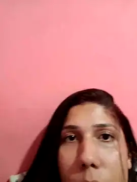 Snapshot of nessaflors2 chatting on May 18, 2026, 7:31 pm nessaflors2 online show from May 18, 2026, 7:31 pm