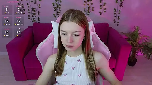 Eva Th0mpson online show from June 12, 2026, 12:53 am