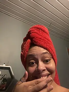 Snapshot of Anna_Brucy chatting on May 14, 2026, 4:36 pm Anna Brucy online show from May 14, 2026, 4:36 pm