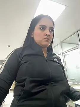 marianm29-1 online show from May 3, 2026, 7:25 am