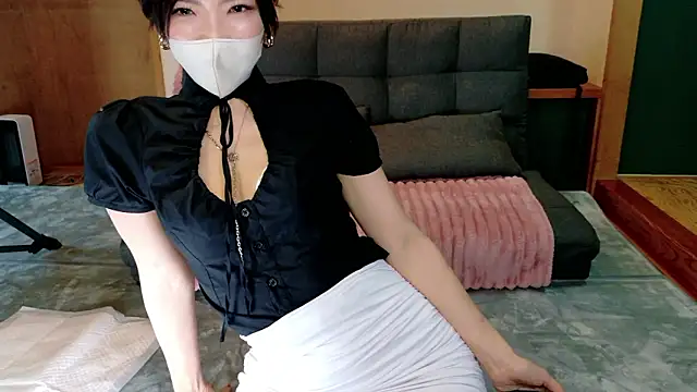 Naomi 00122 online show from July 5, 2026, 4:07 am