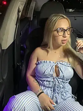 AmandaSnack online show from May 15, 2026, 7:43 pm