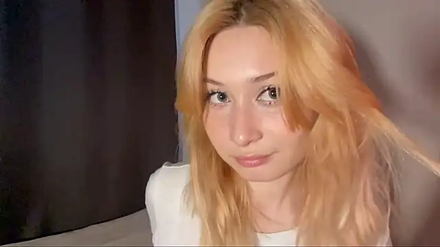BlissfulDreams online show from May 3, 2026, 2:23 pm