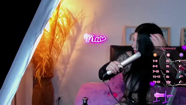 Snapshot of mia_valentine__ chatting on June 11, 2026, 8:51 pm mia valentine online show from June 11, 2026, 8:51 pm
