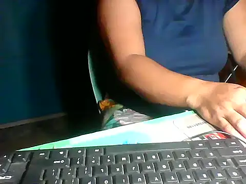 MommyKaye30 online show from May 27, 2026, 7:11 pm
