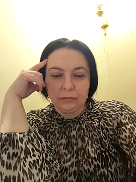 EmmaEmmy40 online show from May 2, 2026, 6:13 pm