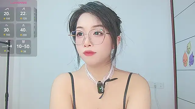 xiaoyu5 online show from May 6, 2026, 12:10 pm
