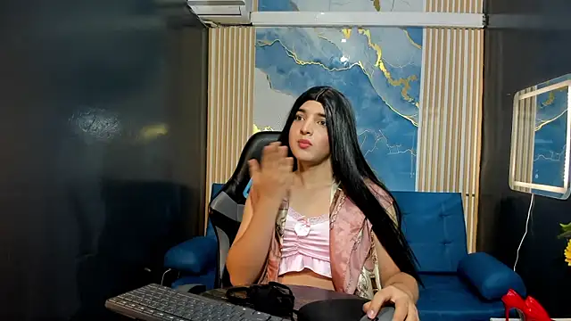 Gaby Gil  online show from June 8, 2026, 1:44 pm