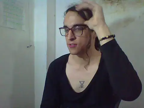Snapshot of LaCuerva chatting on May 16, 2026, 7:34 pm LaCuerva online show from May 16, 2026, 7:34 pm