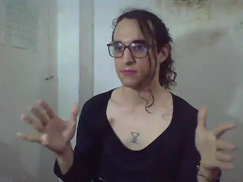 Snapshot of LaCuerva chatting on May 16, 2026, 7:45 pm LaCuerva online show from May 16, 2026, 7:45 pm