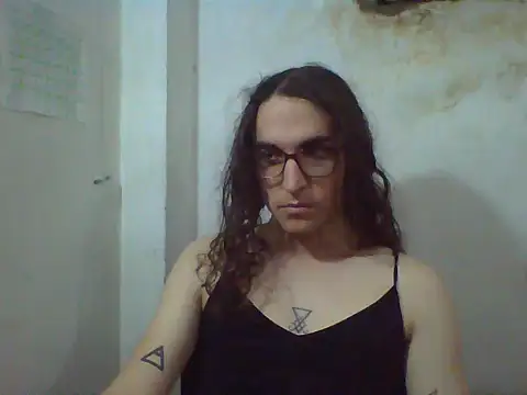 Snapshot of LaCuerva chatting on May 23, 2026, 5:50 pm LaCuerva online show from May 23, 2026, 5:50 pm