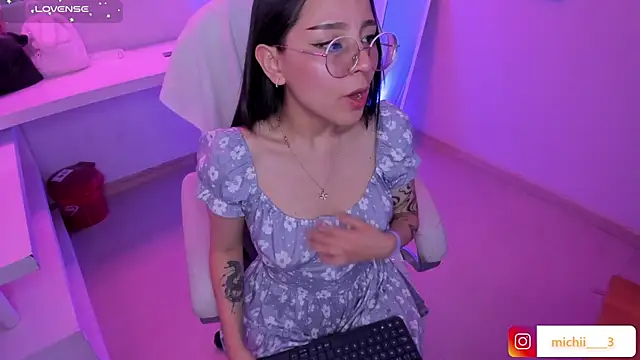 kitty patitas suavesss online show from June 4, 2026, 2:50 am