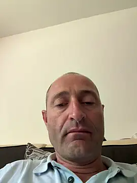 Snapshot of vladgree chatting on May 10, 2026, 7:13 am vladgree online show from May 10, 2026, 7:13 am