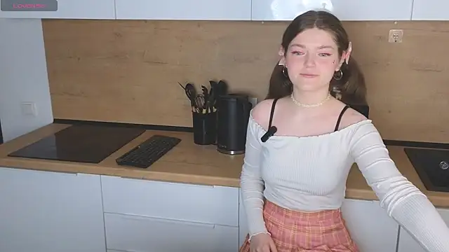 Annpopsy online show from June 15, 2026, 8:55 pm