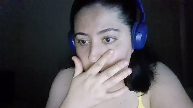 IsabellaJacobs online show from June 18, 2026, 10:58 pm