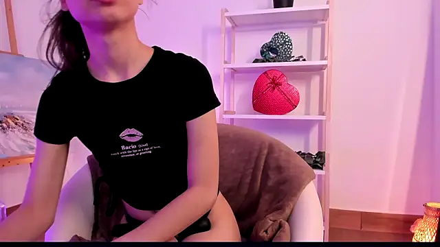 Mimi Petittte online show from July 8, 2026, 1:26 pm
