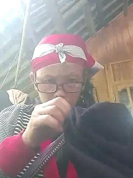 yeuanh1 online show from May 5, 2026, 2:19 am