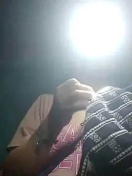 yeuanh1 online show from July 6, 2026, 12:24 pm