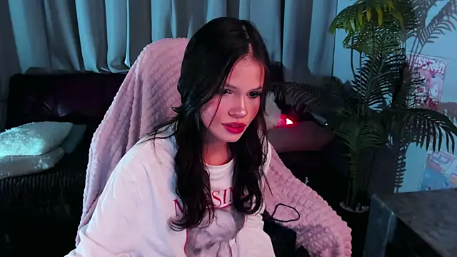 MaddyFever online show from June 9, 2026, 1:23 pm