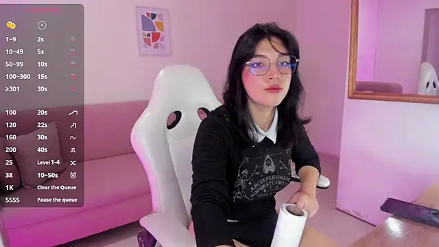 Nana MoonLight online show from June 24, 2026, 7:24 pm