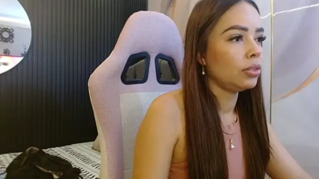 Snapshot of naomis_36 chatting on June 25, 2026, 1:59 pm naomis 36 online show from June 25, 2026, 1:59 pm
