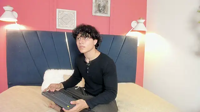 Snapshot of latin_beast4 chatting on June 8, 2026, 8:53 pm latin beast4 online show from June 8, 2026, 8:53 pm