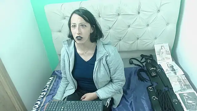 amoremerchmar online show from July 7, 2026, 2:58 am