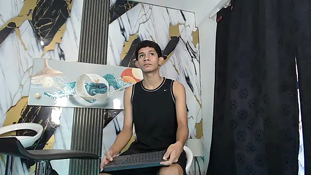 TWINKS BOYSX online show from June 1, 2026, 1:13 pm