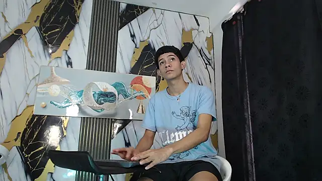 TWINKS BOYSX online show from June 6, 2026, 1:27 pm