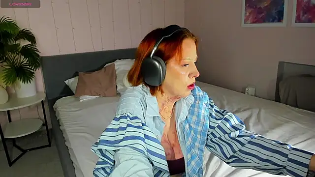 Maya foxy online show from May 27, 2026, 3:14 am