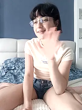 Snapshot of zyranoct chatting on July 1, 2026, 12:18 pm zyranoct online show from July 1, 2026, 12:18 pm
