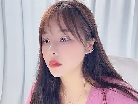 Qingqing19 online show from May 17, 2026, 2:31 am