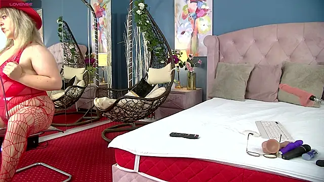 ZoeSkyee online show from July 11, 2026, 9:16 pm