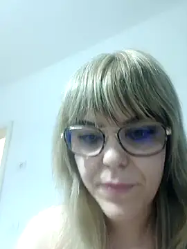 ZoeSkyee online show from July 29, 2026, 6:06 pm