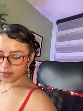 Lusiana   online show from June 4, 2026, 11:22 pm