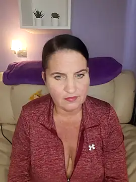 Velvet-Milf online show from May 18, 2026, 9:37 am