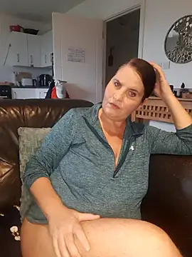 Snapshot of Velvet-Milf chatting on June 22, 2026, 6:27 pm Velvet-Milf online show from June 22, 2026, 6:27 pm