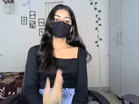 SASSY  BABY  online show from June 22, 2026, 5:26 am