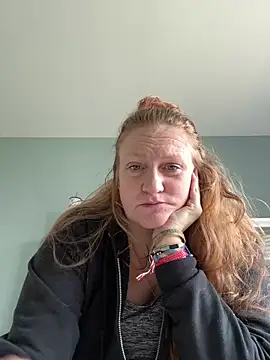 Kellilyn10 online show from June 8, 2026, 9:15 pm