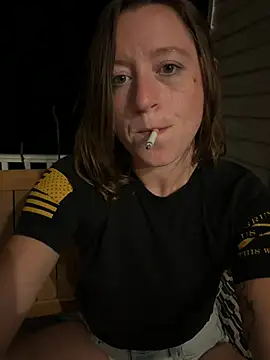 MoonlightOutlaws online show from August 5, 2026, 3:42 am