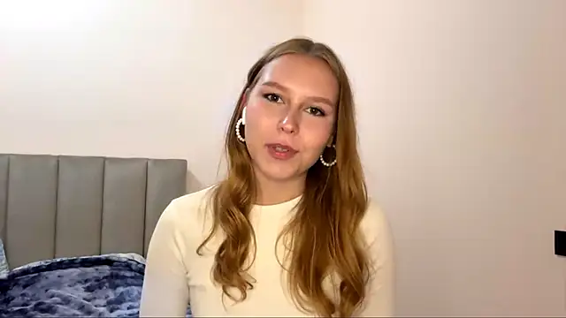 AlisaDreamy online show from May 6, 2026, 2:33 pm