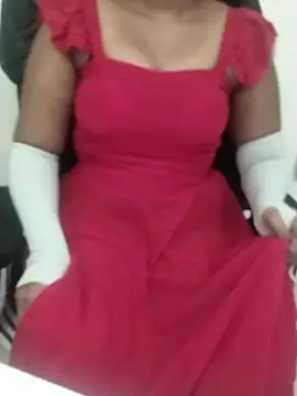 Snapshot of silksmitha- chatting on May 9, 2026, 11:26 am silksmitha- online show from May 9, 2026, 11:26 am