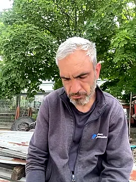 mauro22cm4 online show from May 8, 2026, 11:26 am