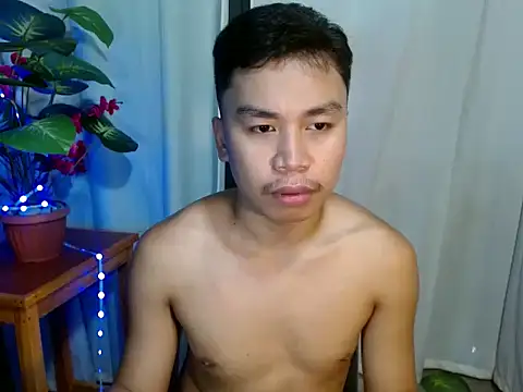 Snapshot of urasiankevin chatting on July 5, 2026, 4:19 am urasiankevin online show from July 5, 2026, 4:19 am
