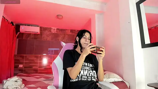 Snapshot of angel_hass18 chatting on June 3, 2026, 3:09 am angel hass18 online show from June 3, 2026, 3:09 am