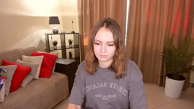 MilanaRare online show from July 27, 2026, 3:19 pm