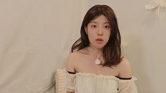 Snapshot of sakura-ch- chatting on July 11, 2026, 8:11 pm sakura-ch- online show from July 11, 2026, 8:11 pm