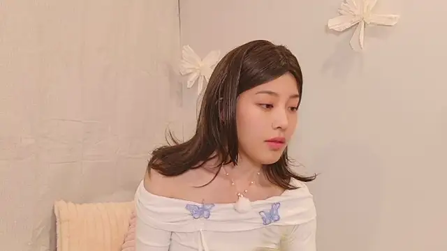 Snapshot of sakura-ch- chatting on July 16, 2026, 8:04 pm sakura-ch- online show from July 16, 2026, 8:04 pm