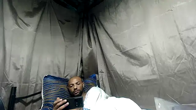 Snapshot of Camodick chatting on April 26, 2026, 9:29 am Camodick online show from April 26, 2026, 9:29 am