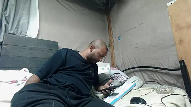 Snapshot of Camodick chatting on May 16, 2026, 7:34 pm Camodick online show from May 16, 2026, 7:34 pm